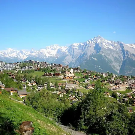 Flat In Near Lift & Slopes *