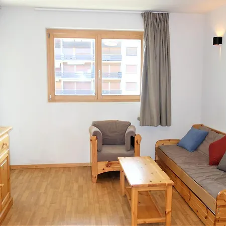 Flat In Near Lift & Slopes