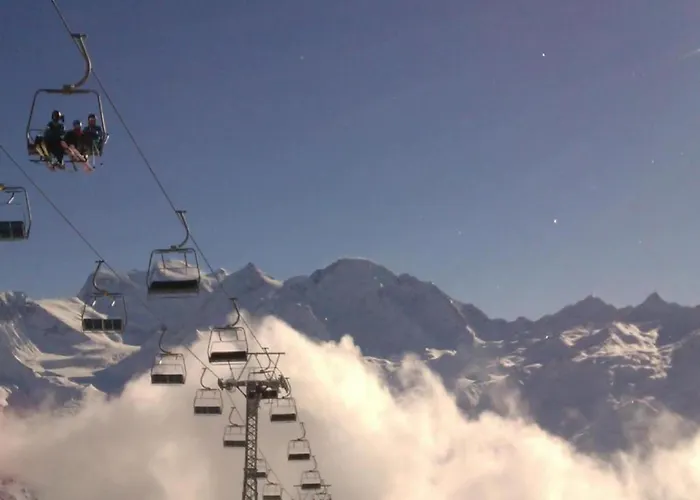 Flat In Near Lift & Slopes アパート