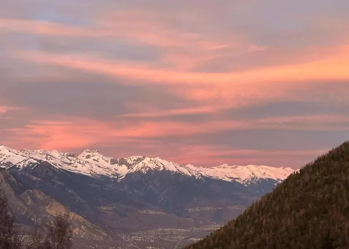 Flat In Near Lift & Slopes *