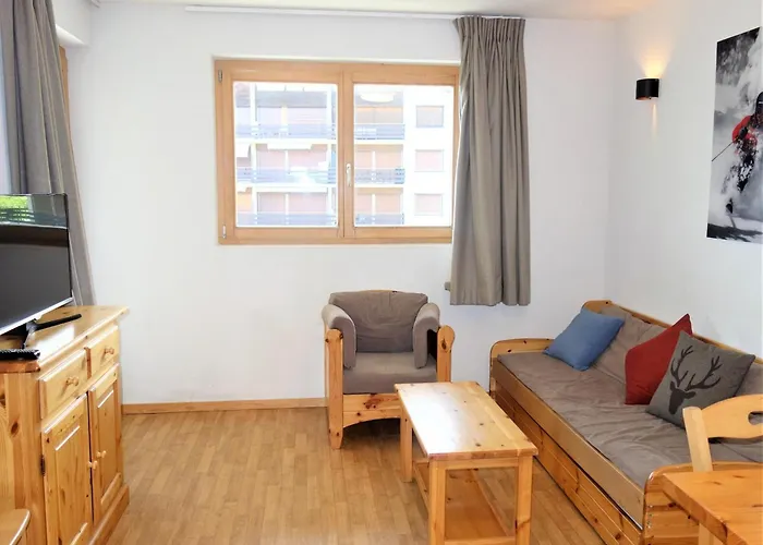 Flat In Near Lift & Slopes