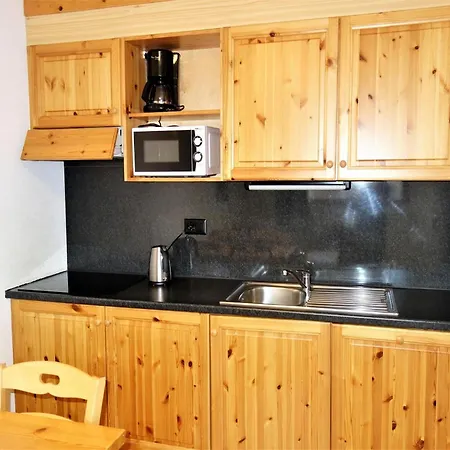 Flat In Near Lift & Slopes